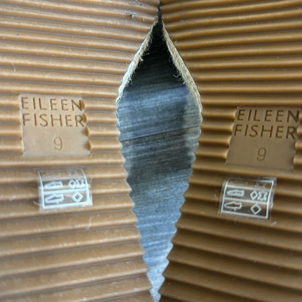 Eileen Fisher Black Strappy Wedge Sandals Only Worn Once. - Picture 8 of 9